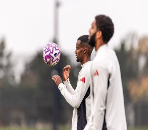 王楚钦专注,磨砺球技,感恩不懈奋,竞彩足球比分,竞彩比分官网,竞彩体育,竞彩网页版,竞彩app下载电脑版