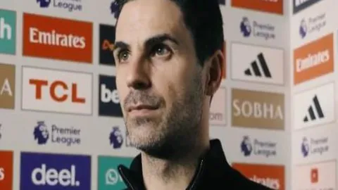 颜欣慧在短池游泳世锦赛上刷新我国女子200米自由泳全国纪录