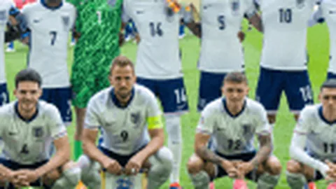 国足对阵澳大利亚：塞巴暂休，黄政宇等三将担纲首发